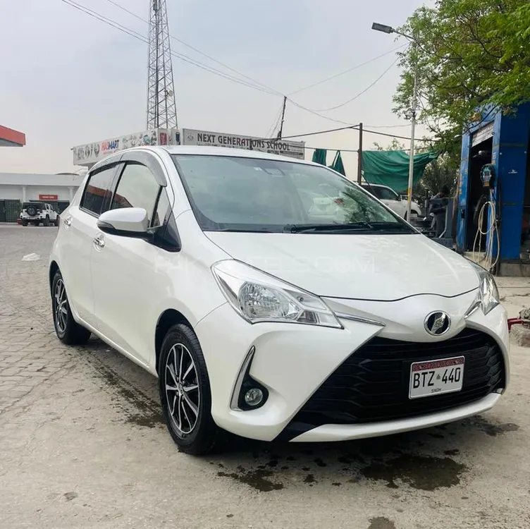 Toyota Vitz 2018 for Sale in Karachi Image-1