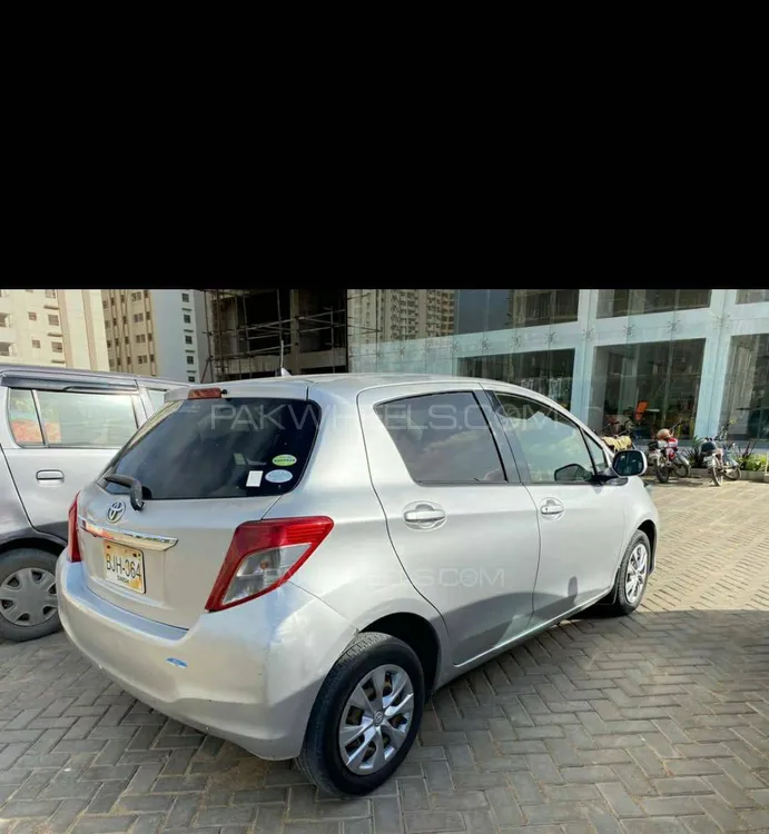 Toyota Vitz 2013 for Sale in Karachi Image-1