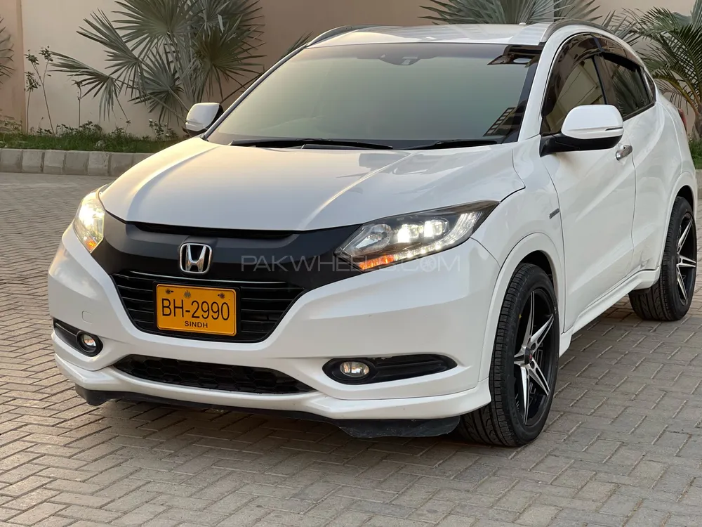 Honda Vezel 2014 for Sale in Karachi Image-1