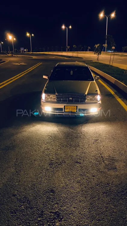 Toyota Crown 1999 for Sale in Karachi Image-1