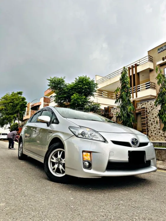 Toyota Prius 2010 for Sale in Lahore Image-1