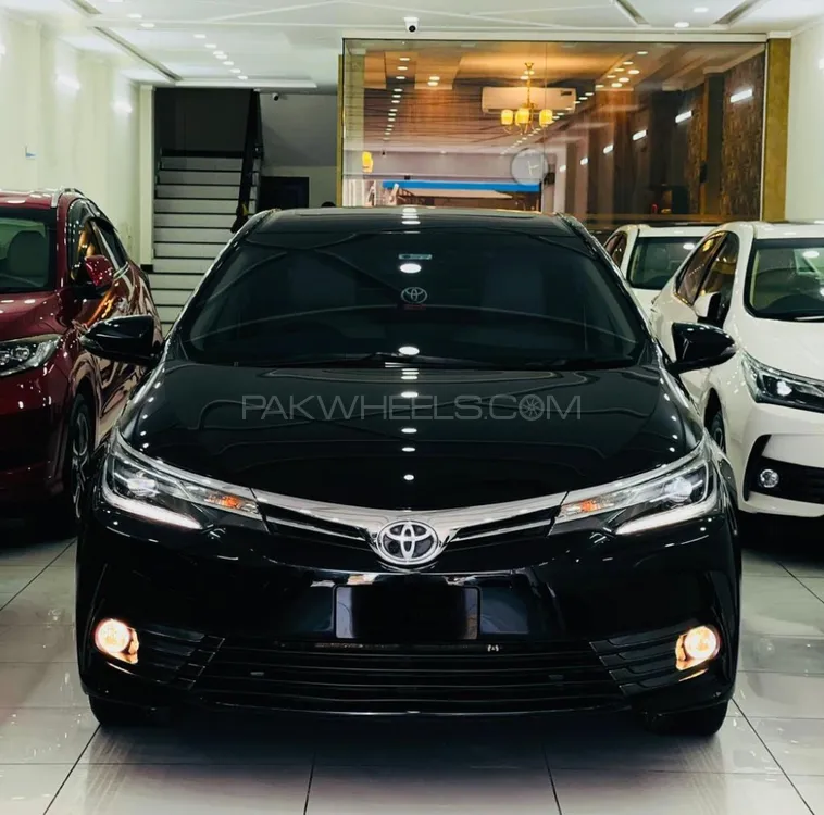Toyota Corolla 2019 for Sale in Peshawar Image-1