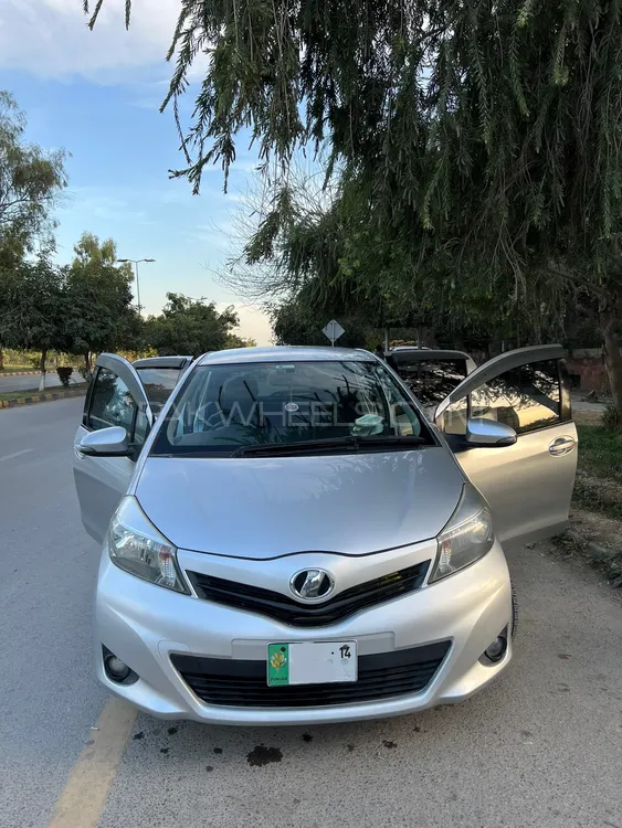 Toyota Vitz 2011 for Sale in Islamabad Image-1