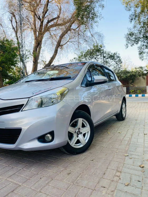 Toyota Vitz 2012 for Sale in Bahawalpur Image-1