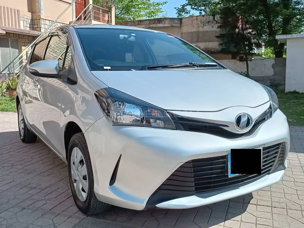 Toyota Vitz 2015 for Sale in Islamabad Image-1