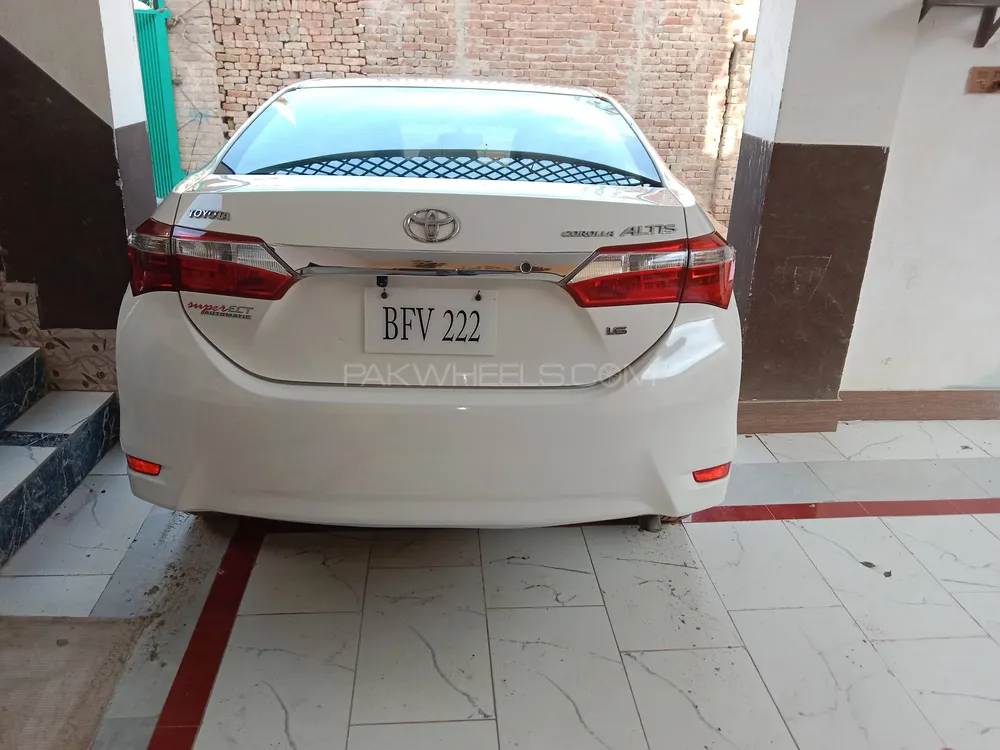 Toyota Corolla 2016 for Sale in Fort Abbass Image-1