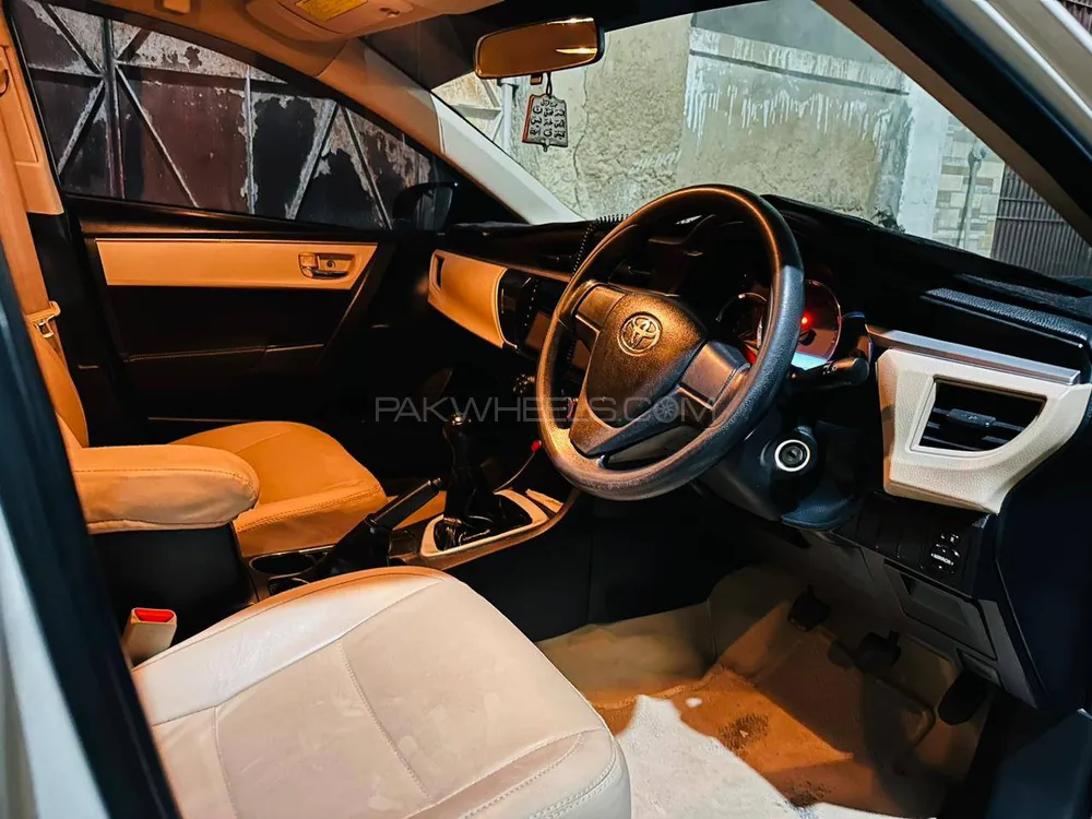 Toyota Corolla 2017 for Sale in Karachi Image-1