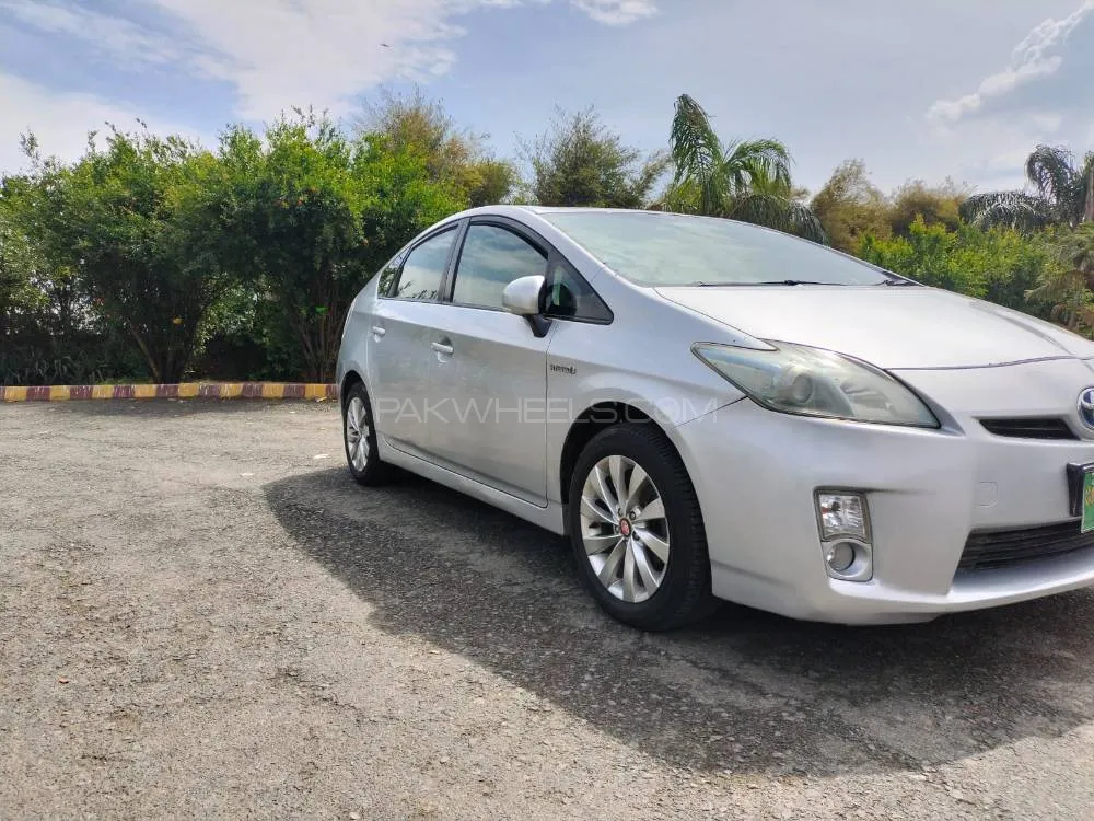 Toyota Prius 2010 for Sale in Lahore Image-1