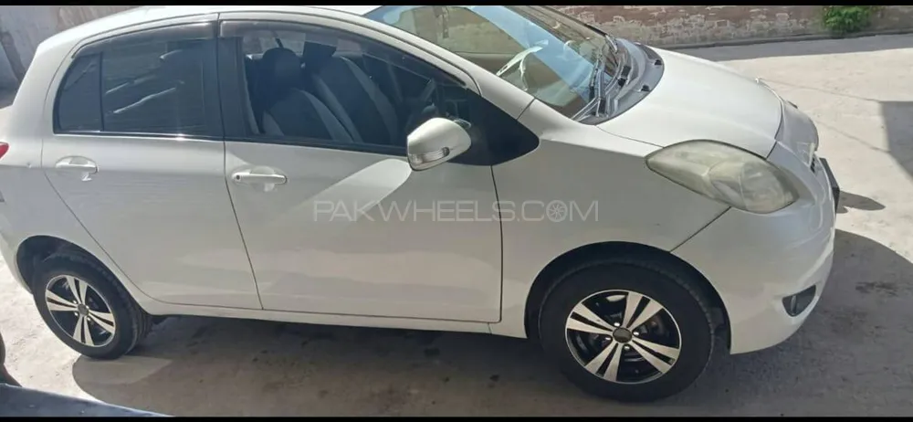 Toyota Vitz 2008 for Sale in Bannu Image-1
