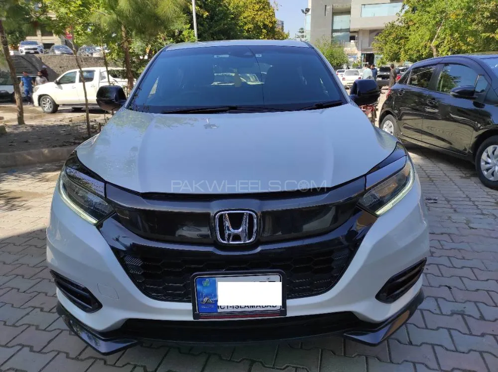 Honda Vezel 2018 for Sale in Islamabad Image-1