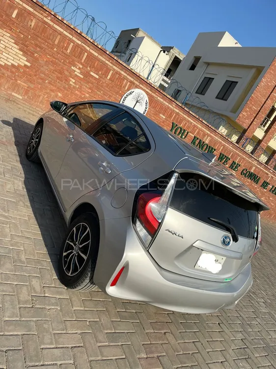 Toyota Aqua 2017 for Sale in Gujranwala Image-1