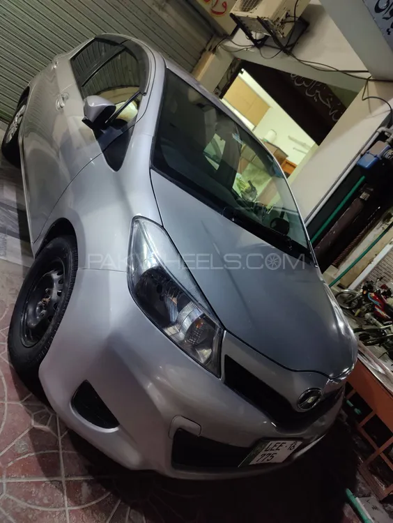 Toyota Vitz 2013 for Sale in Faisalabad Image-1