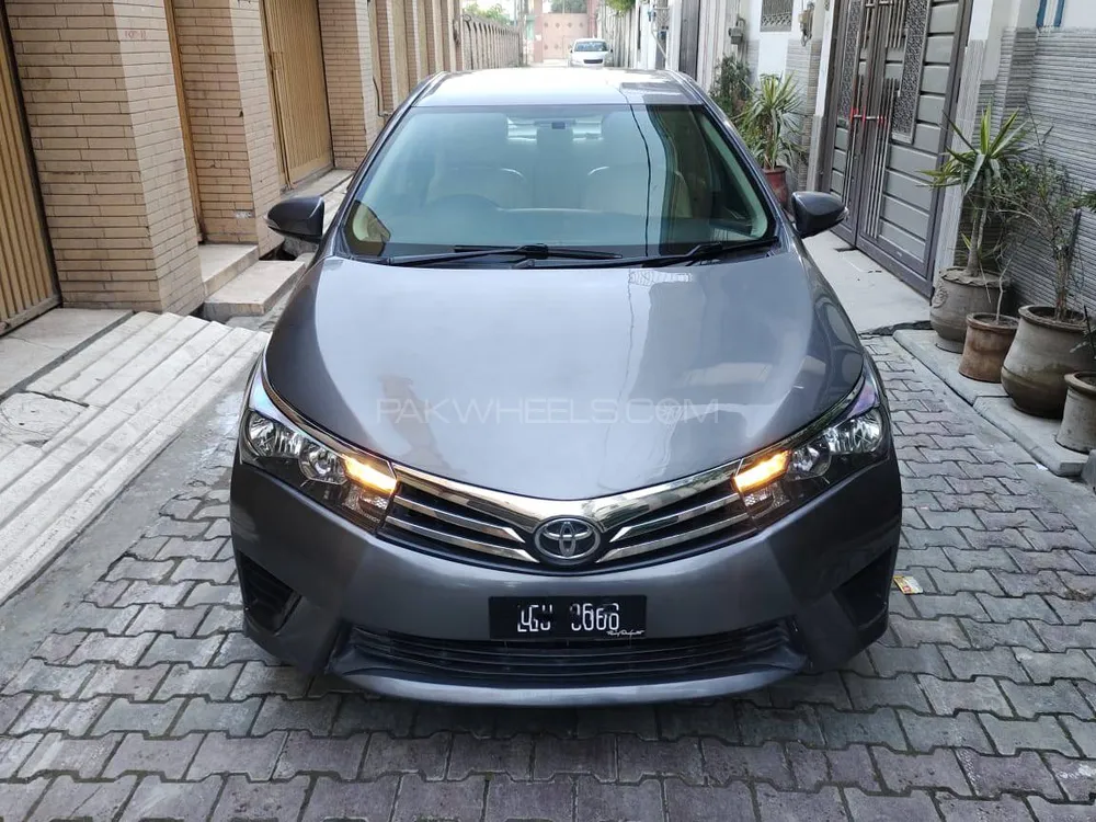 Toyota Corolla 2014 for Sale in Peshawar Image-1