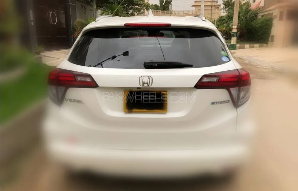 Honda Vezel 2015 for Sale in Karachi Image-1