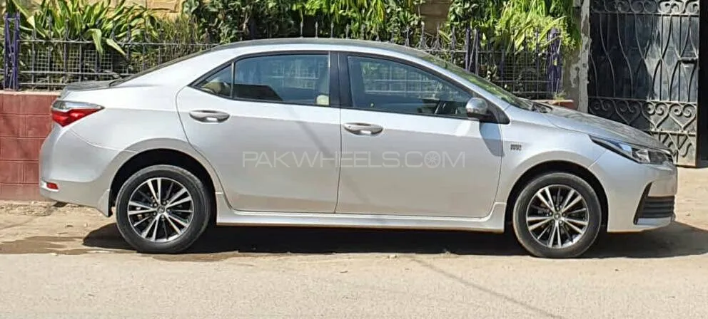 Toyota Corolla 2019 for Sale in Karachi Image-1