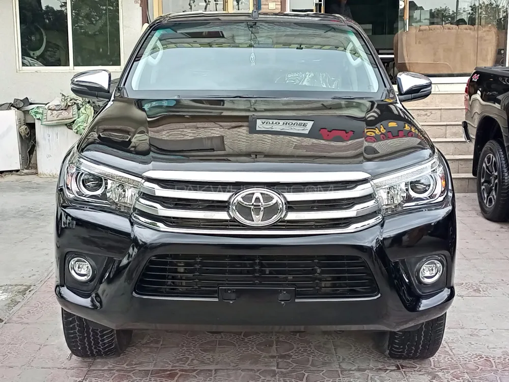 Toyota Hilux 2019 for Sale in Islamabad Image-1