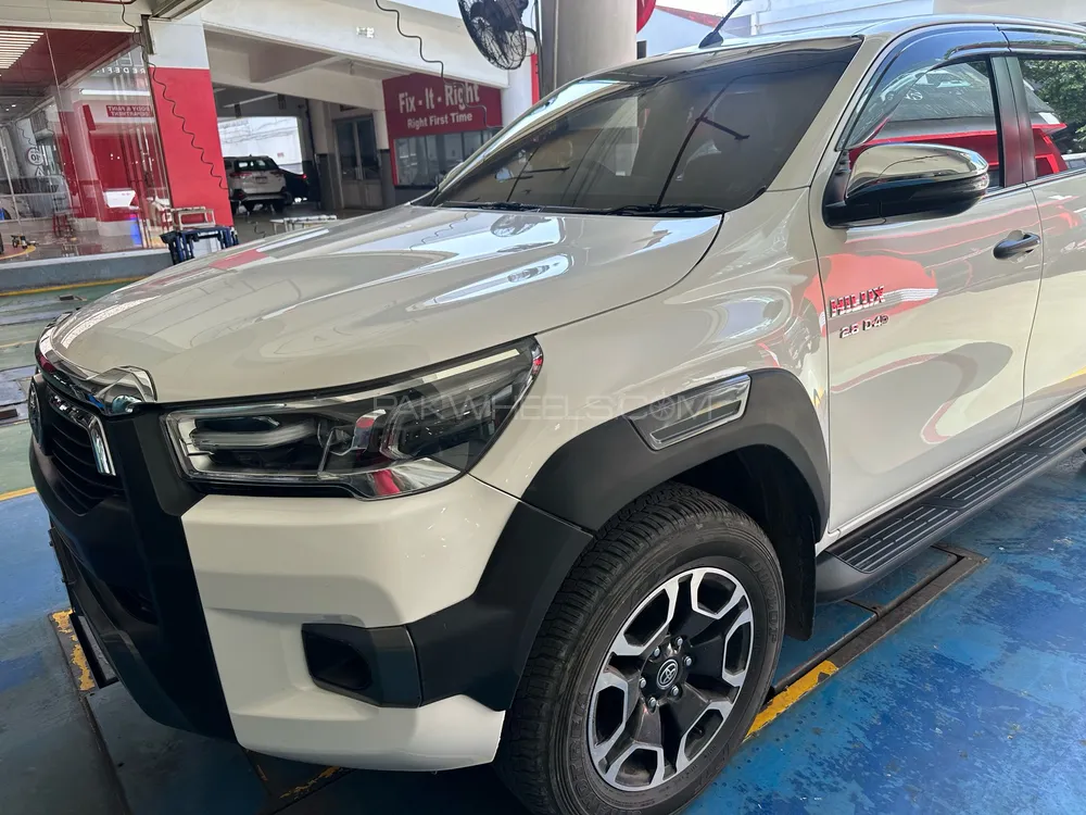 Toyota Hilux 2021 for Sale in Karachi Image-1