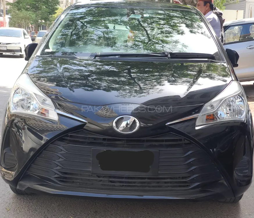 Toyota Vitz 2018 for Sale in Karachi Image-1