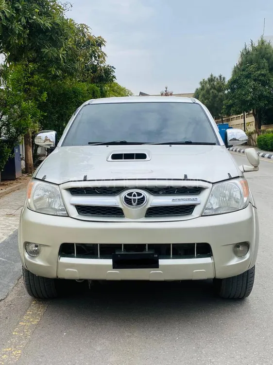 Toyota Hilux 2005 for Sale in Islamabad Image-1