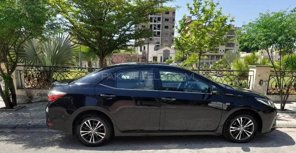 Toyota Corolla 2018 for Sale in Islamabad Image-1