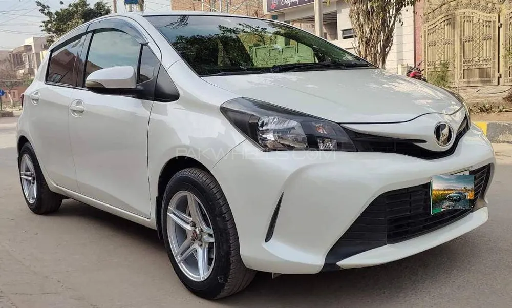 Toyota Vitz 2018 for Sale in Faisalabad Image-1
