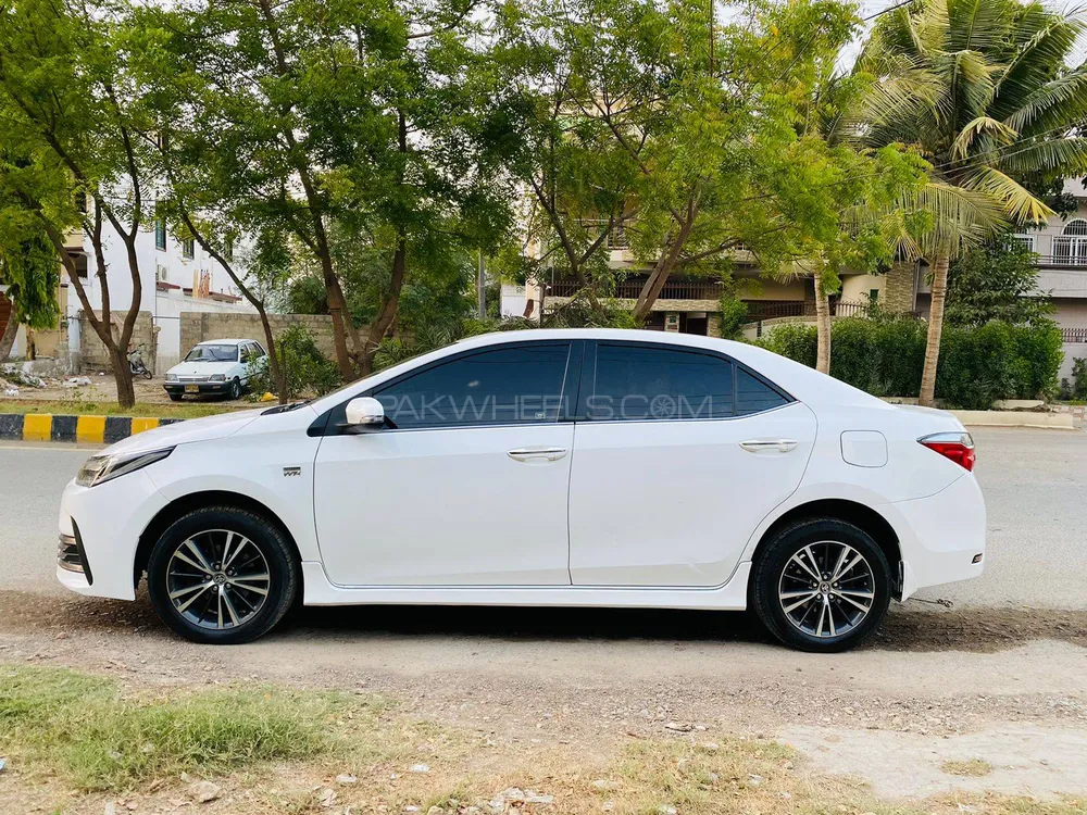 Toyota Corolla 2020 for Sale in Karachi Image-1