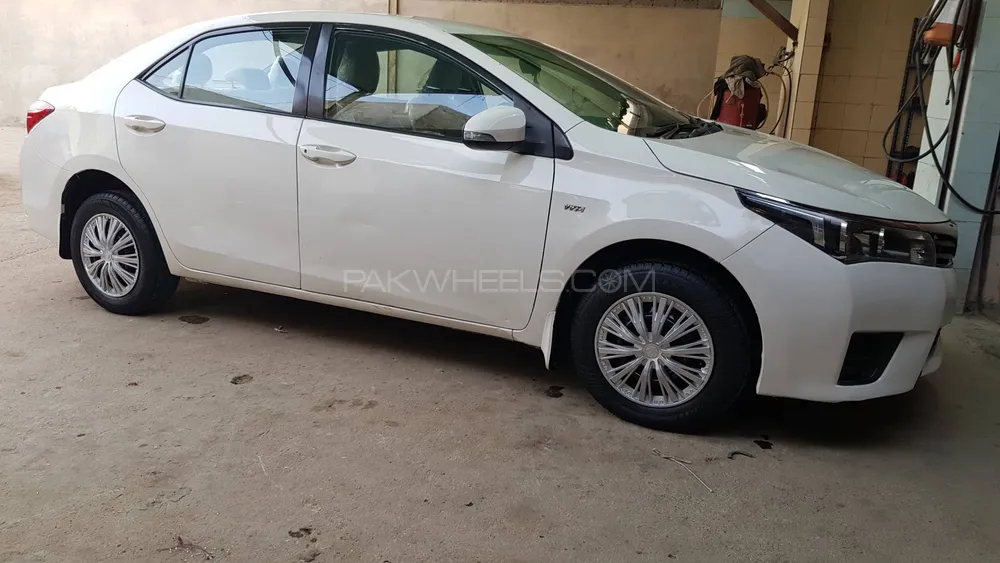 Toyota Corolla 2017 for Sale in Karachi Image-1