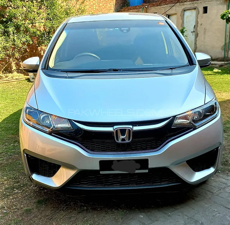 Honda Fit 2016 for Sale in Lahore Image-1