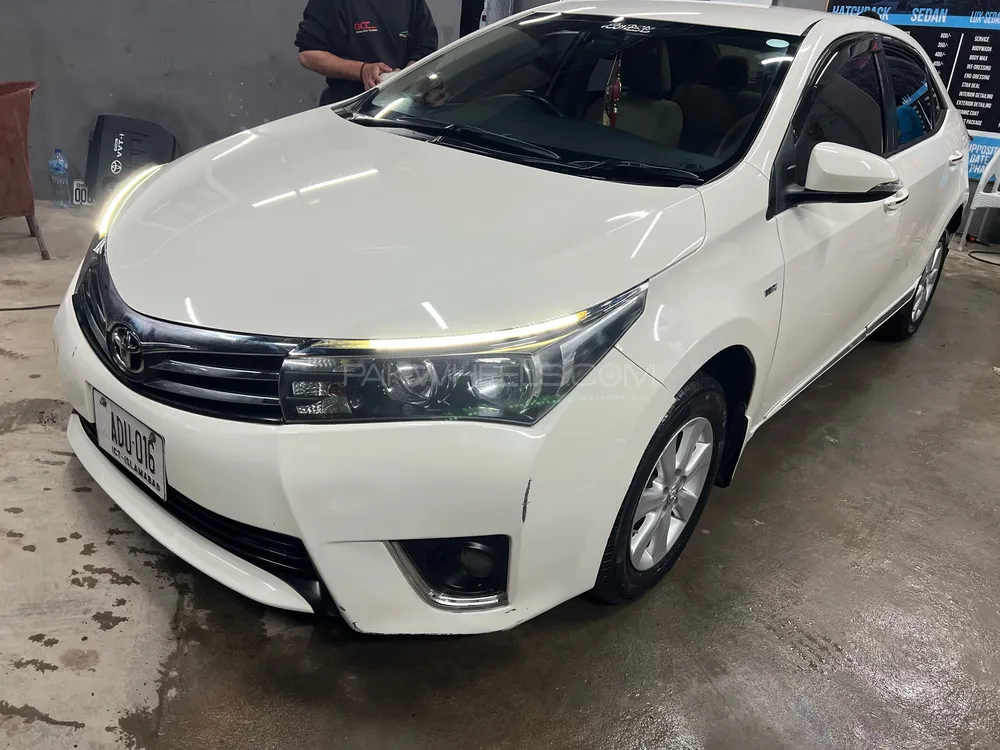 Toyota Corolla 2017 for Sale in Islamabad Image-1