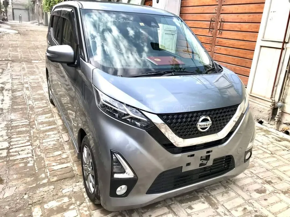 Nissan Dayz Highway Star 2019 for Sale in Burewala Image-1