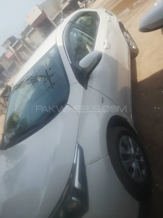 Toyota Corolla 2016 for Sale in Chawinda Image-1