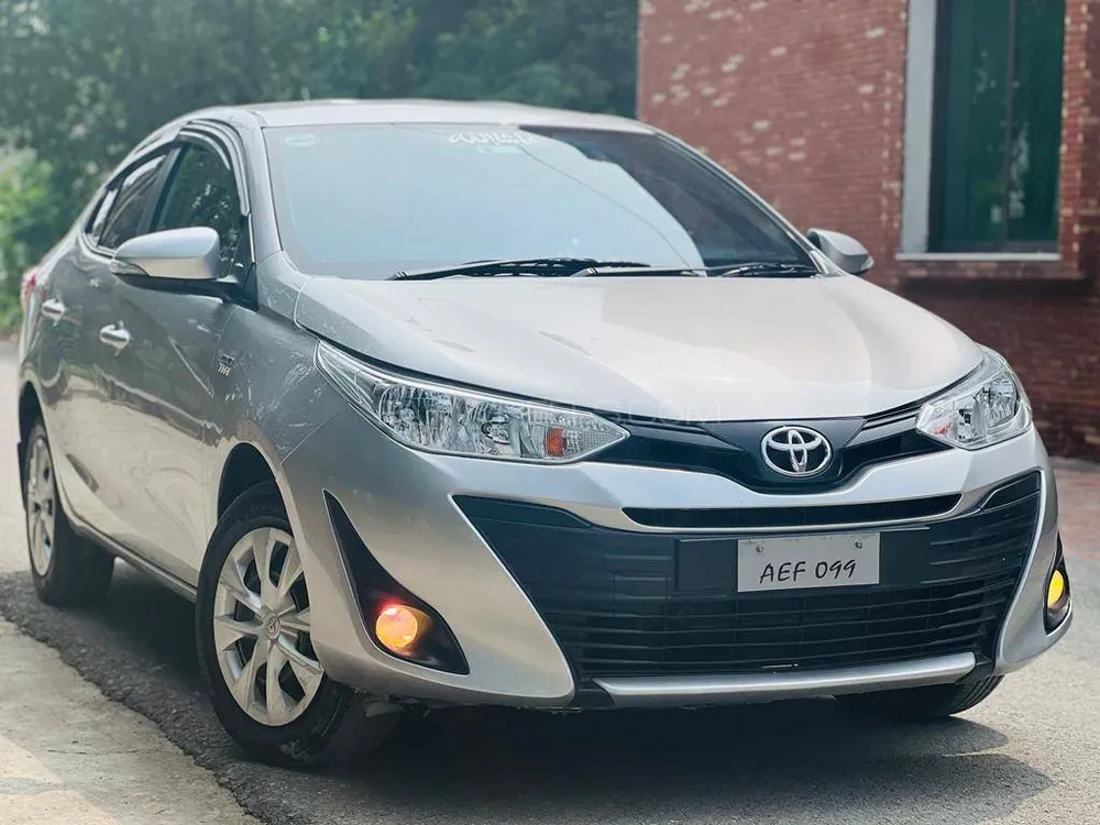 Toyota Yaris Sedan 2021 for Sale in Lahore Image-1