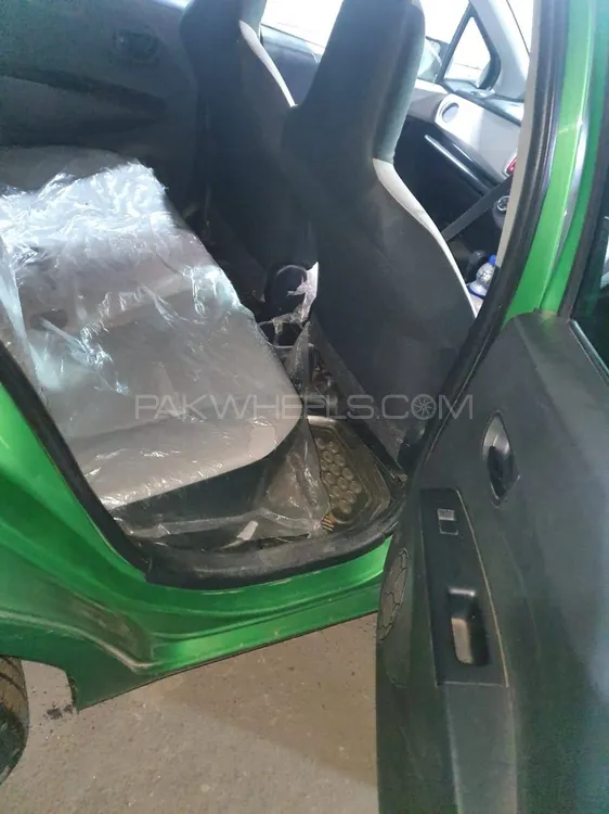 Toyota Vitz 2010 for Sale in Lahore Image-1
