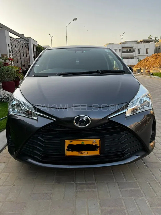 Toyota Vitz 2017 for Sale in Karachi Image-1
