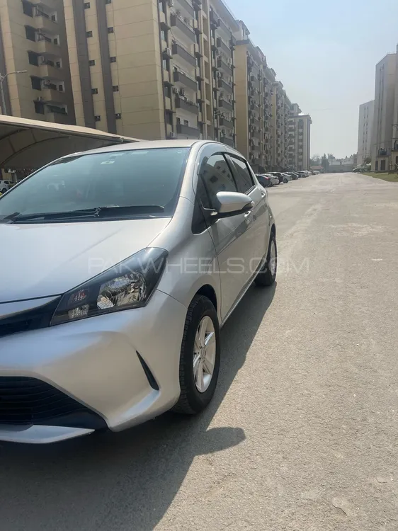 Toyota Vitz 2017 for Sale in Lahore Image-1