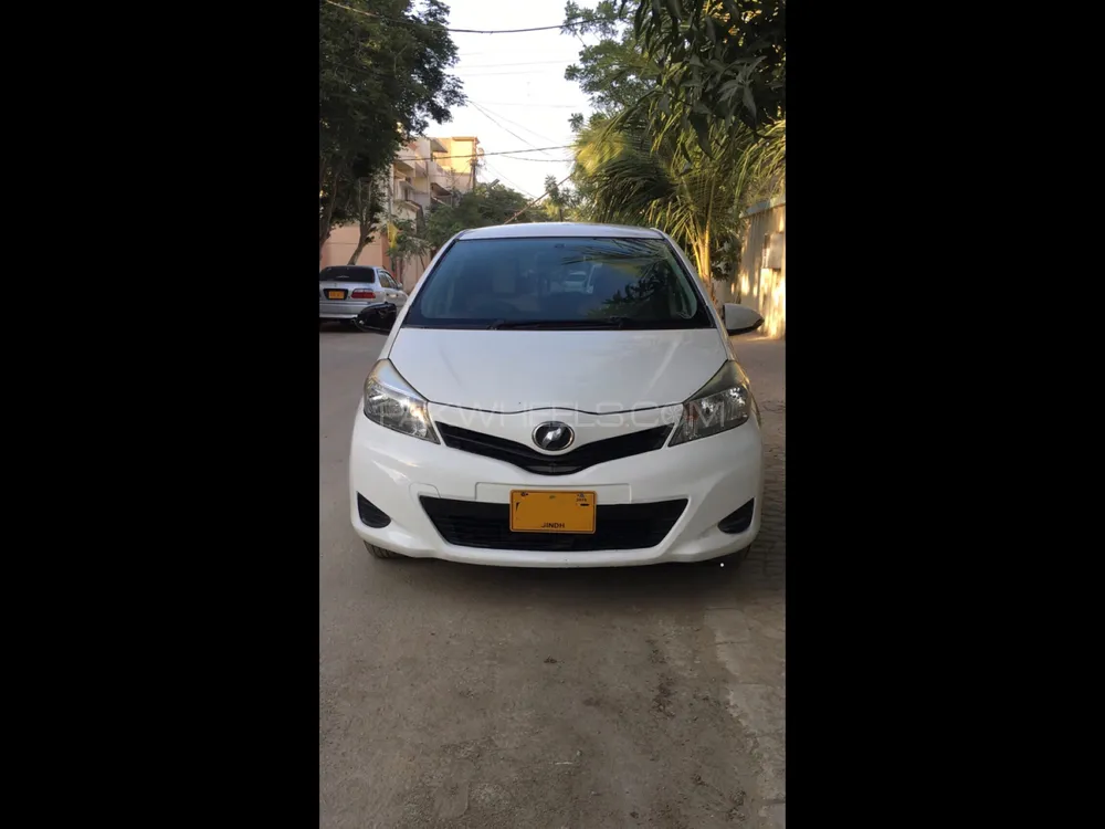 Toyota Vitz 2012 for Sale in Karachi Image-1
