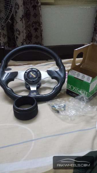 Sports steering wheel momo For Sale Image-1