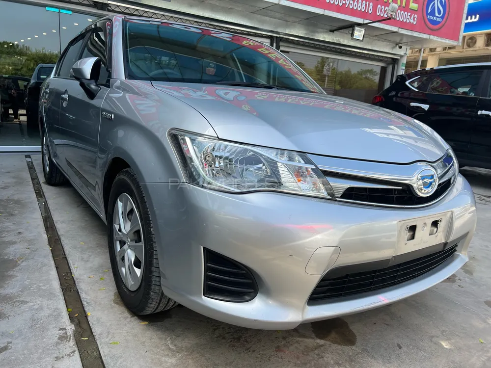 Toyota Corolla Axio 2014 for Sale in Islamabad Image-1