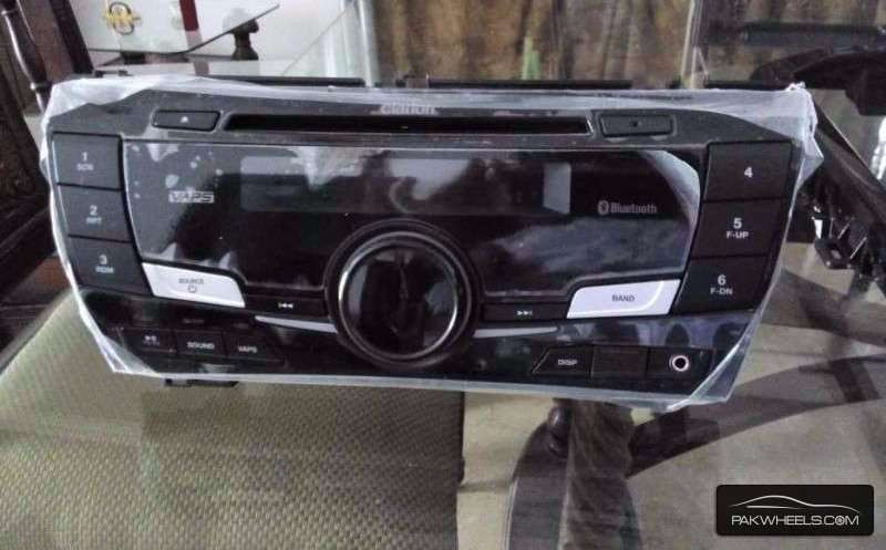 Toyota corolla gli genuine cd player for Sale Image-1