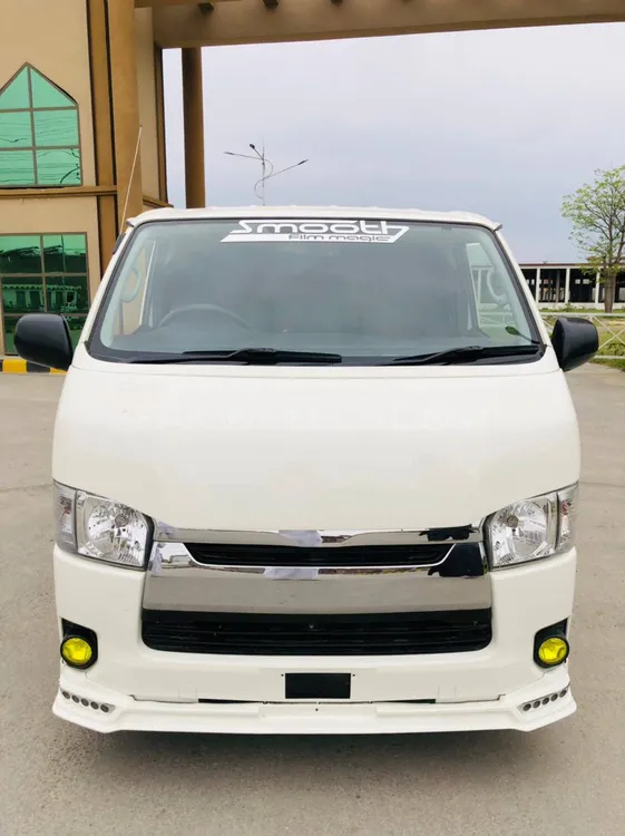 Toyota Hiace 2017 for Sale in Peshawar Image-1
