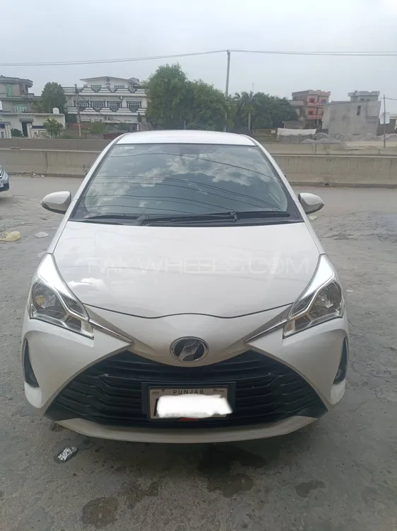 Toyota Vitz 2017 for Sale in Sialkot Image-1