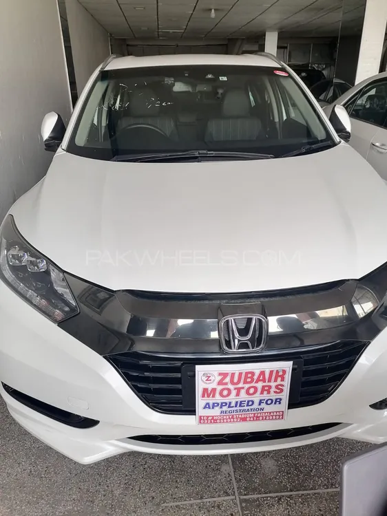 Honda Vezel 2017 for Sale in Faisalabad Image-1