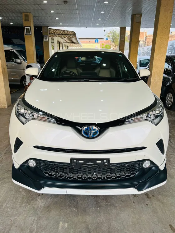 Toyota C-HR 2017 for Sale in Gujranwala Image-1