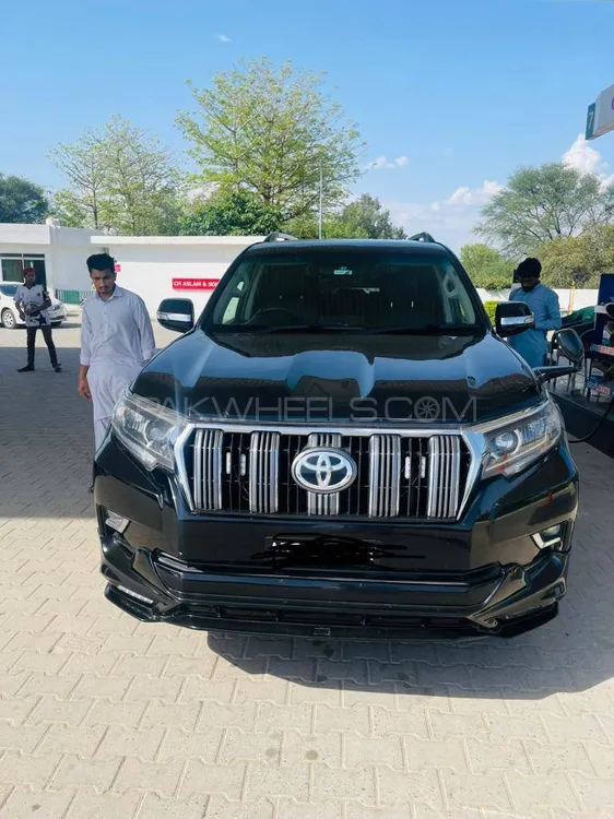 Toyota Land Cruiser 2010 for Sale in Kharian Image-1
