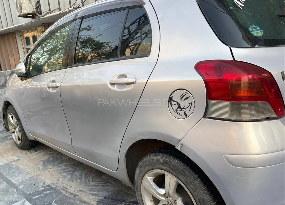 Toyota Vitz 2010 for Sale in Faisalabad Image-1