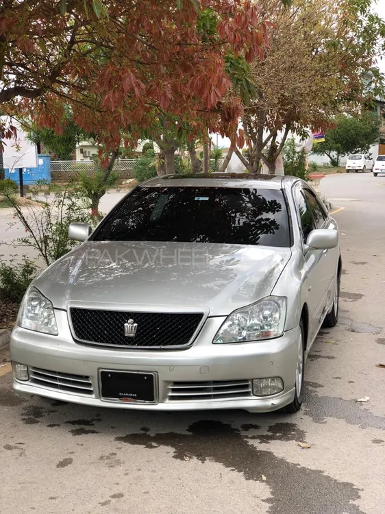 Toyota Crown 2004 for Sale in Islamabad Image-1