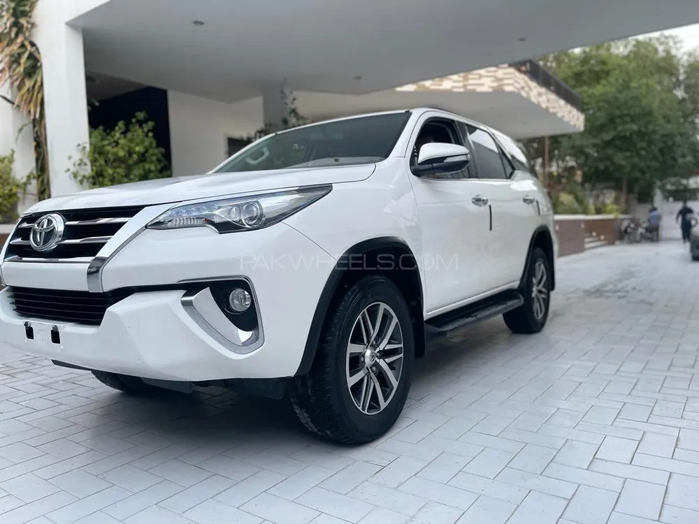 Toyota Fortuner 2017 for Sale in Karachi Image-1