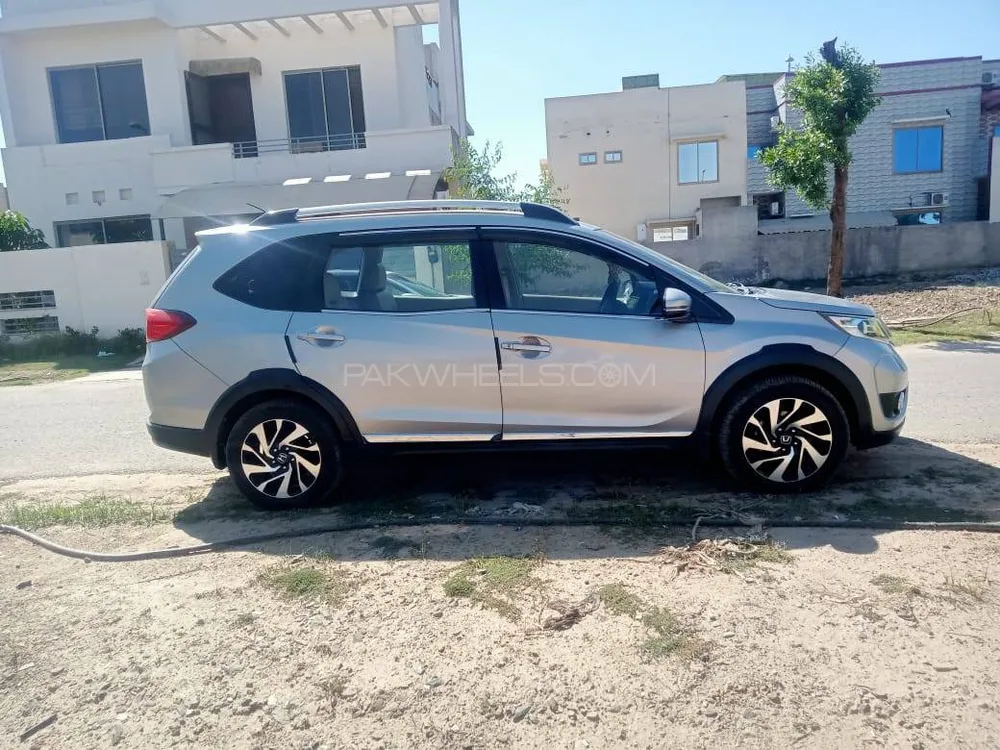 Honda BR-V 2017 for Sale in Faisalabad Image-1