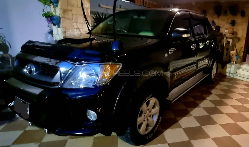 Toyota Hilux 2008 for Sale in Karachi Image-1