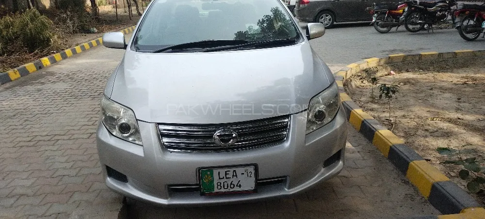 Toyota Corolla Axio 2006 for Sale in Faisalabad Image-1